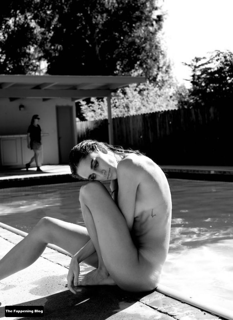 Niia Bertino Nude Collection (13 Photos)