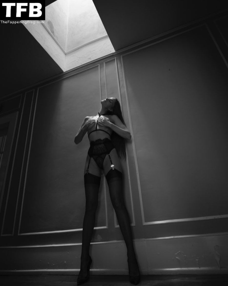 Niia Bertino Nude &amp; Sexy Collection (19 Photos + Video)