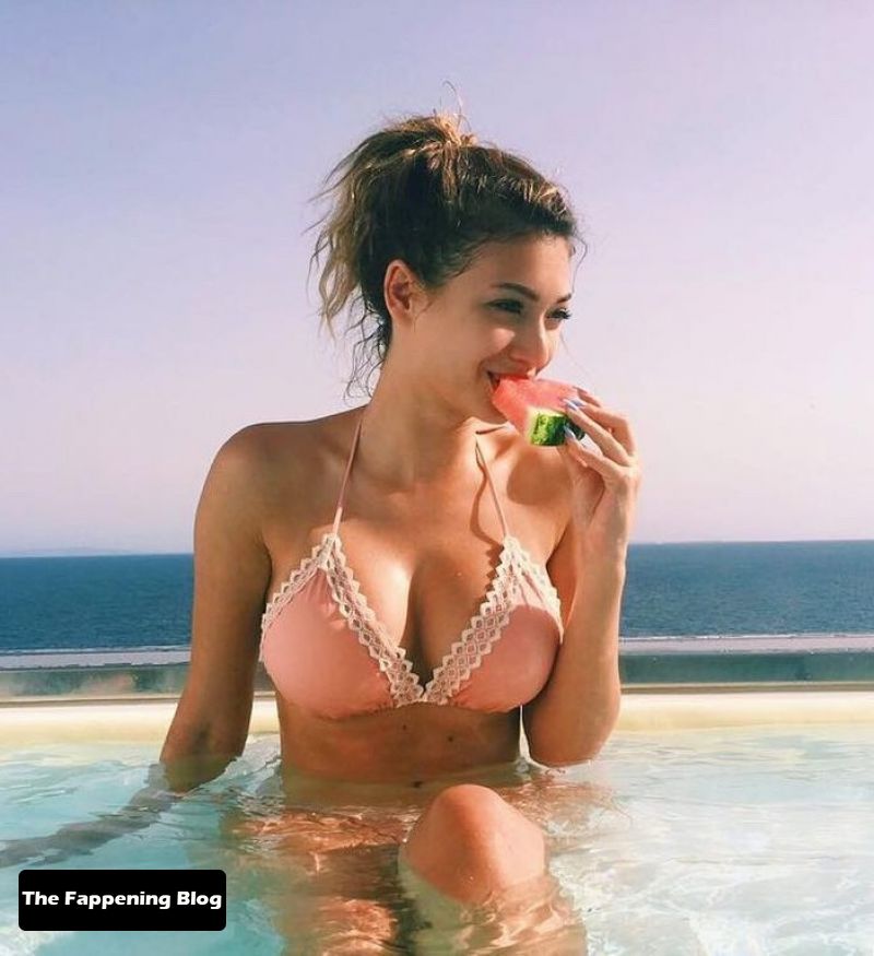Paola-Maria-Koslowski-Nude-and-Sexy-Photo-Collection-including-her-socila-media-Instagram-topless-pregnant-bikini-pictures-24-thefappeningblog.com_.jpg
