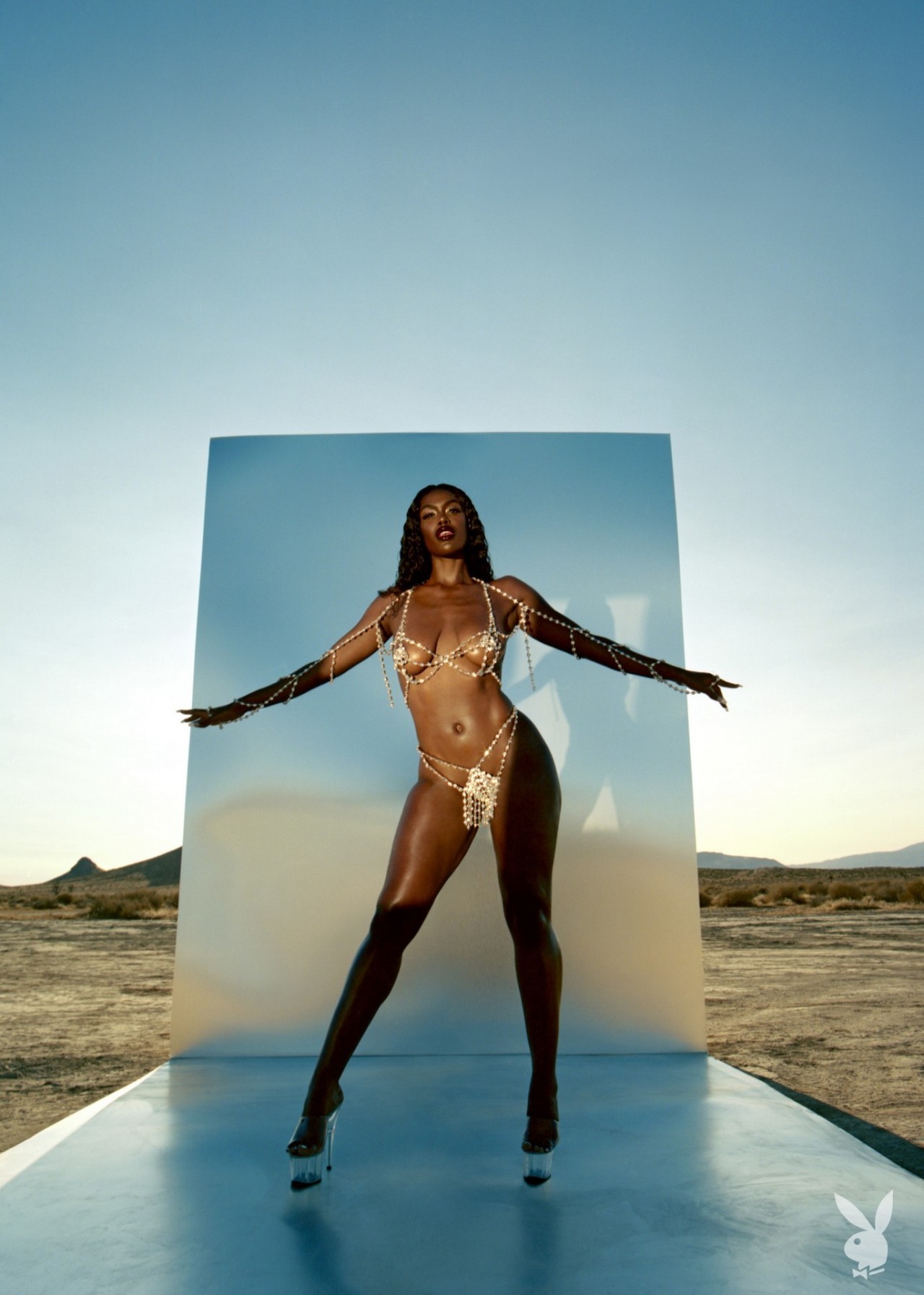 Tanerelle Nude & Sexy Collection (42 Photos) .