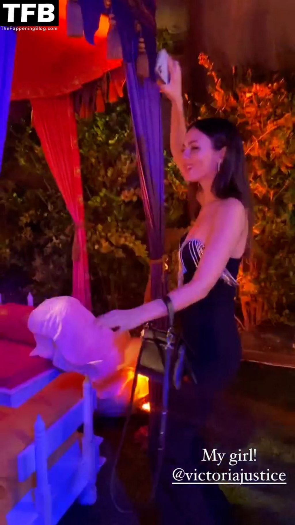 Victoria Justice Shows Off Her Sexy Tits at the Party (37 Pics + Videos)