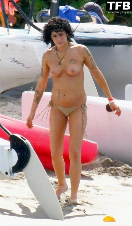 Amy Winehouse Nude &amp; Sexy Collection (93 Photos)