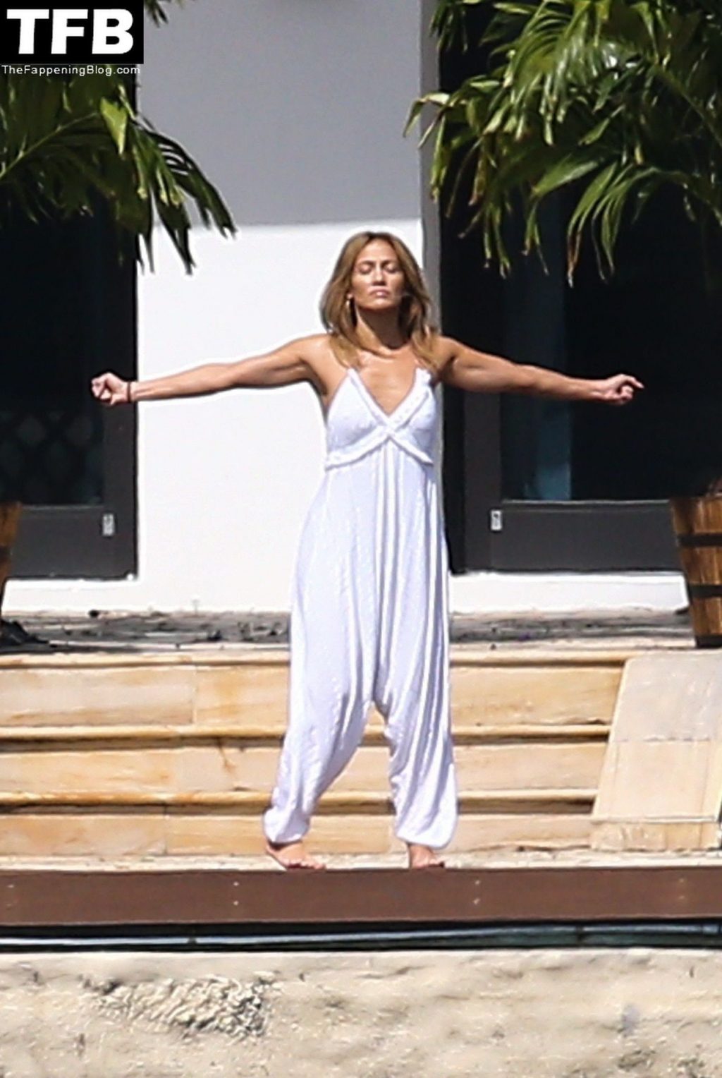 Jennifer Lopez Sexy Collection (15 Photos)