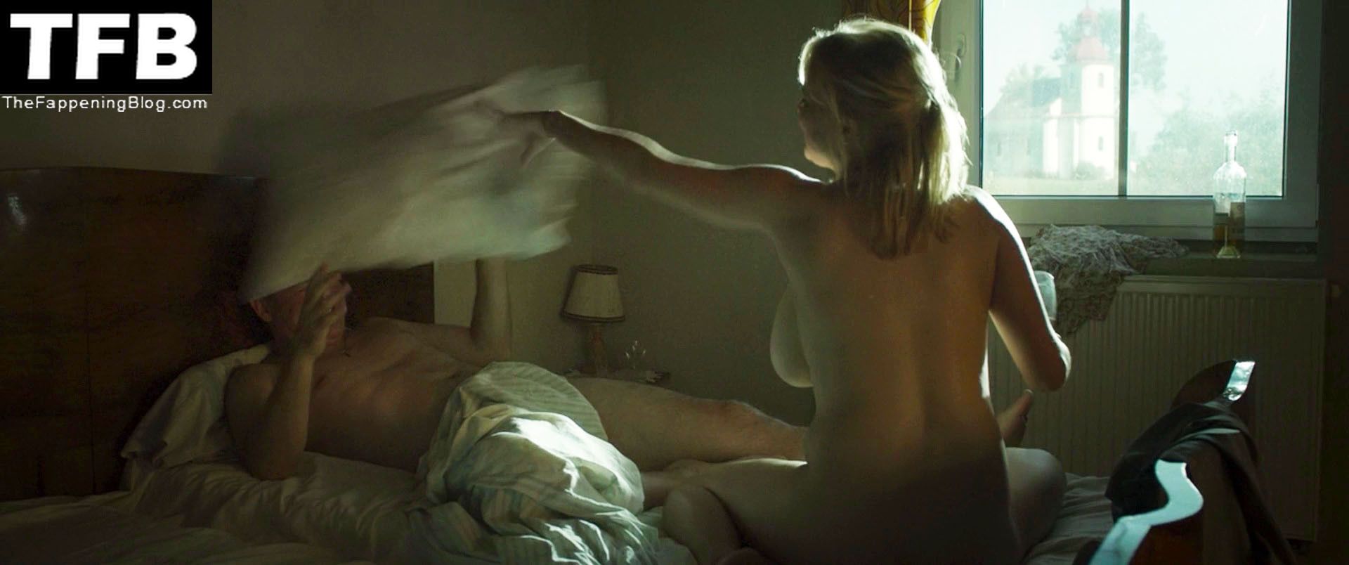 Joanna Kulig Nude & Sexy Collection (21 Photos) .