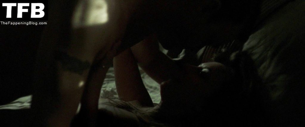 Katharine Isabelle Nude &amp; Sexy Collection (31 Photos)