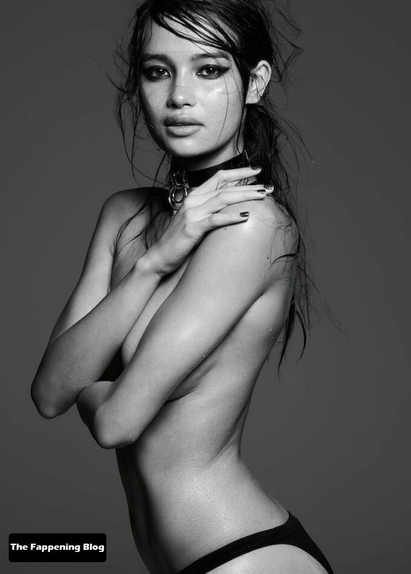 Kelsey Merritt Nude & Sexy Collection (82 Photos) .