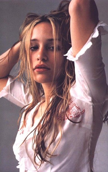 Piper Perabo Nude &amp; Sexy Collection (26 Photos)