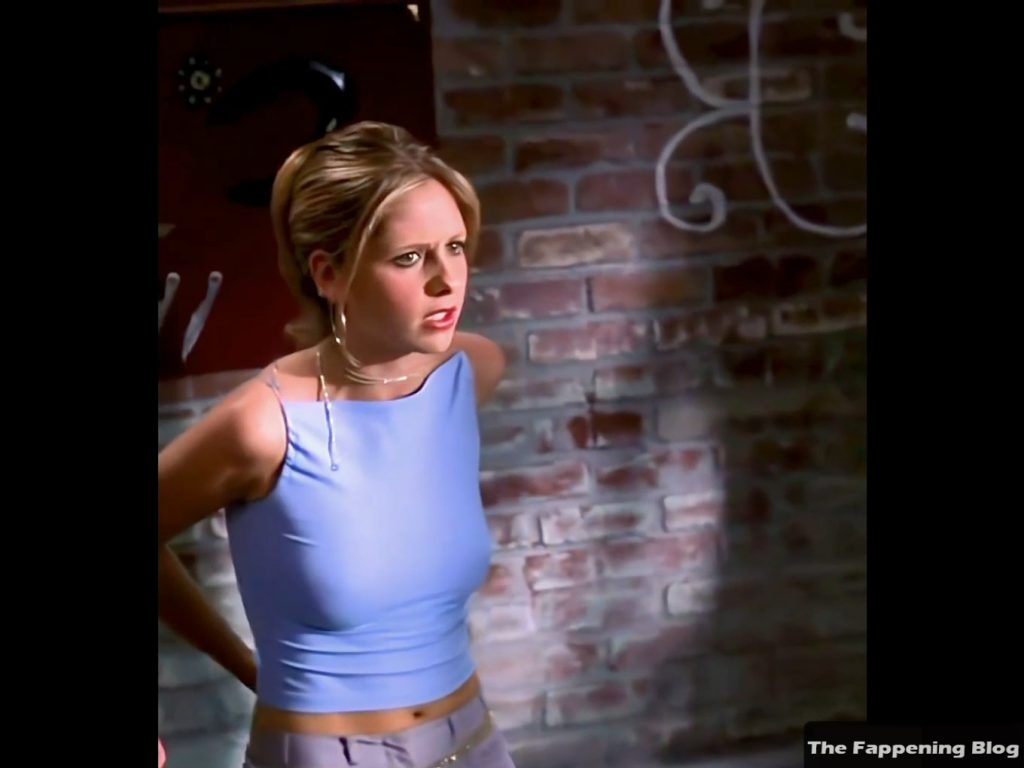 Sarah Michelle Gellar Sexy – Buffy (19 Pics + Enhanced Video)