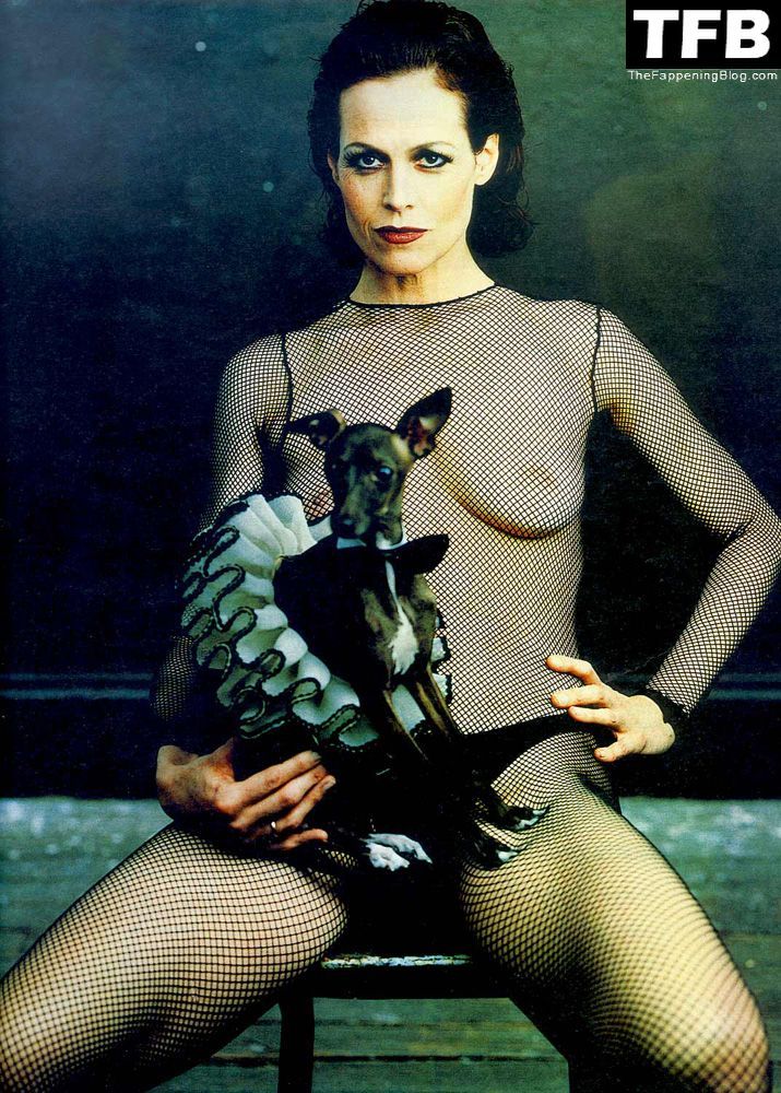 Sigourney Weaver Nude &amp; Sexy Collection (32 Photos)