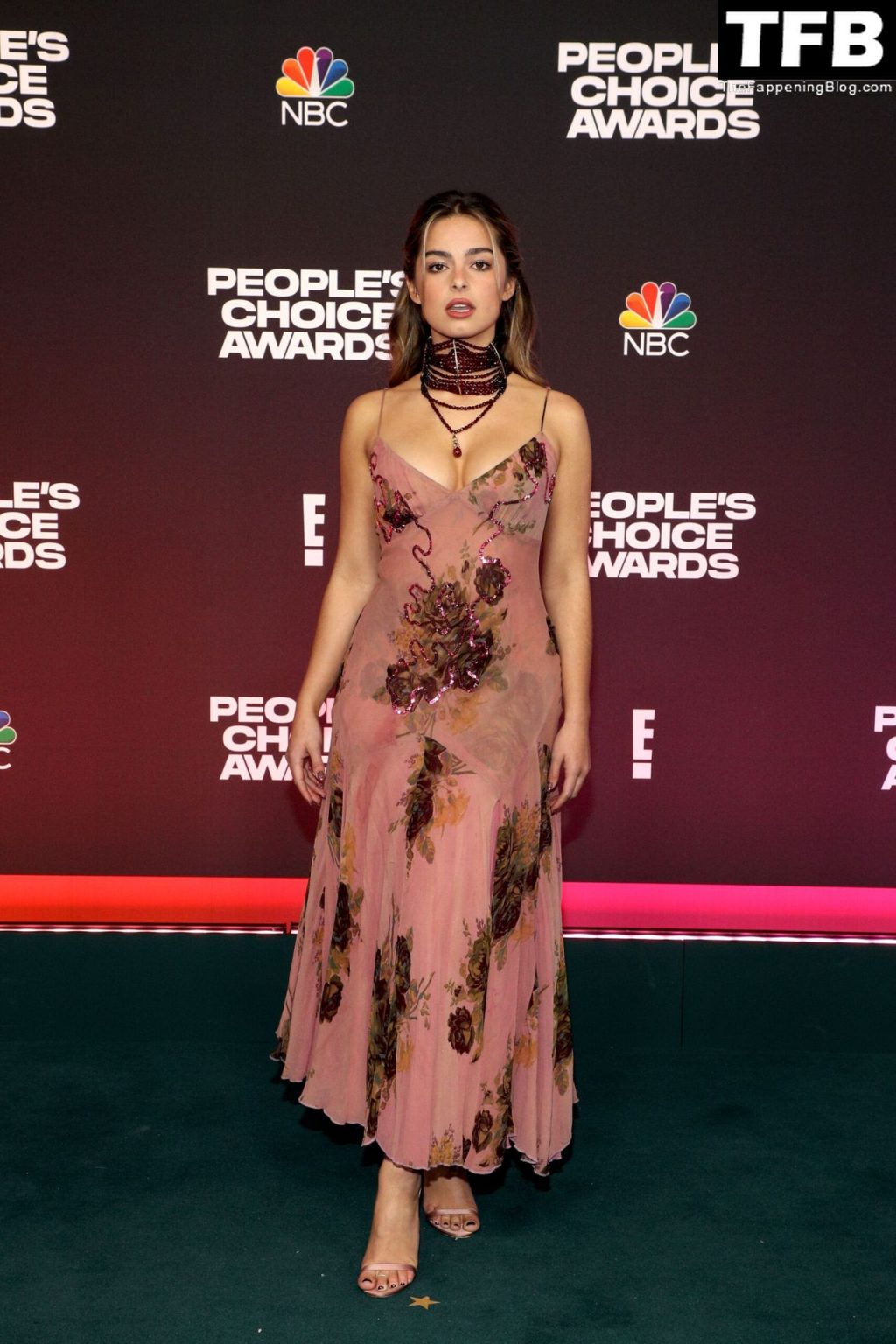 Addison Rae Looks Stunning on the Red Carpet at the 47th People’s Choice Awards (26 Photos)