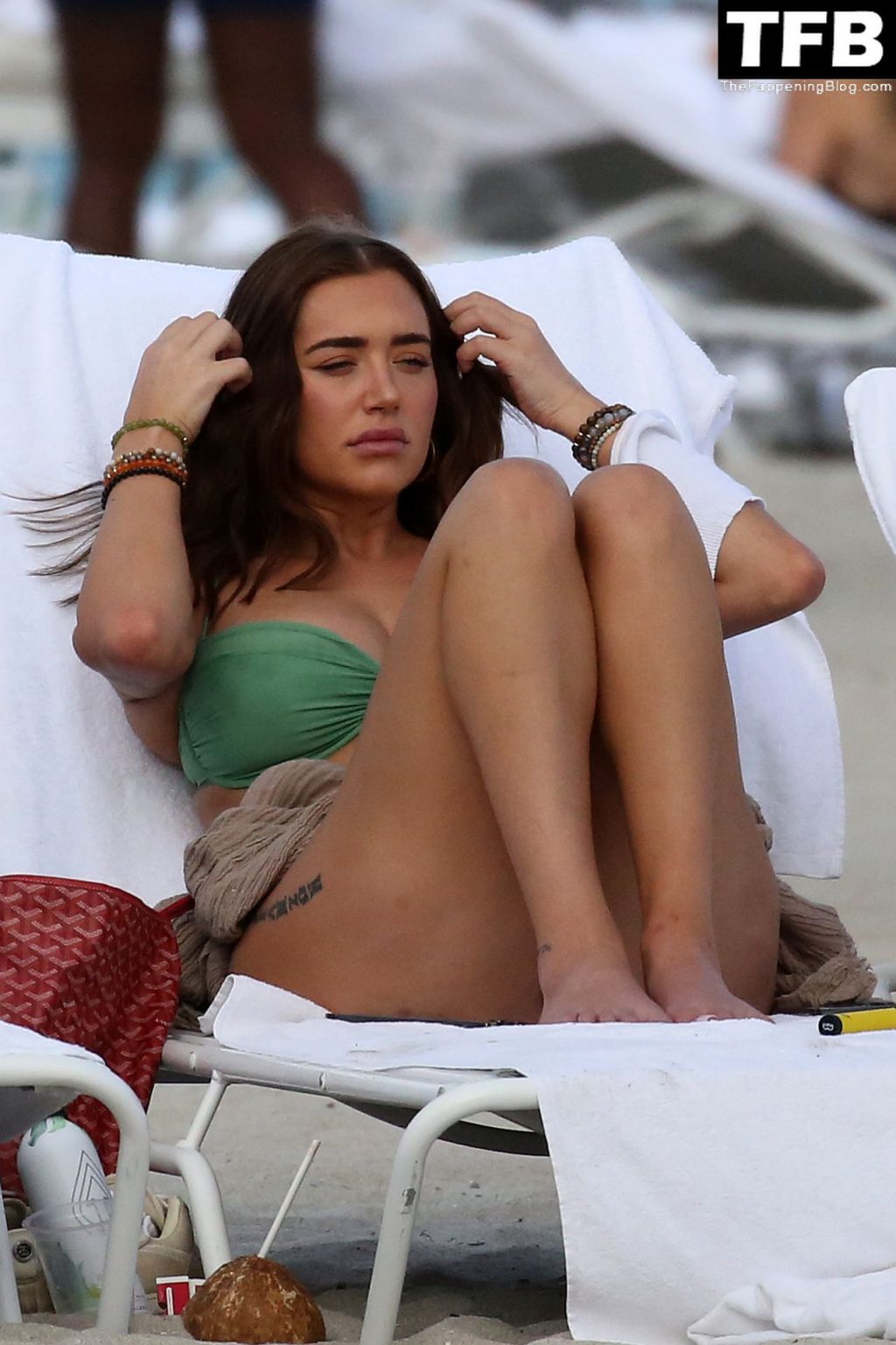 Anastasia Karanikolaou Wears a Green Bikini as She Relaxes With Friends on the Beach in Miami (21 Photos)