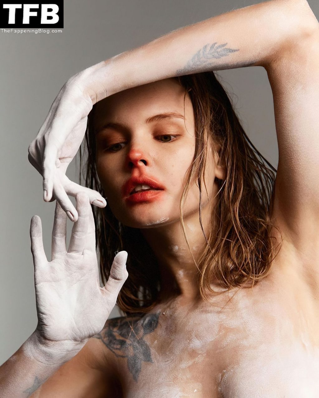 Anastasiya Scheglova Displays Her Fantastic Figure Posing Naked in a Hot Shoot (10 Photos)