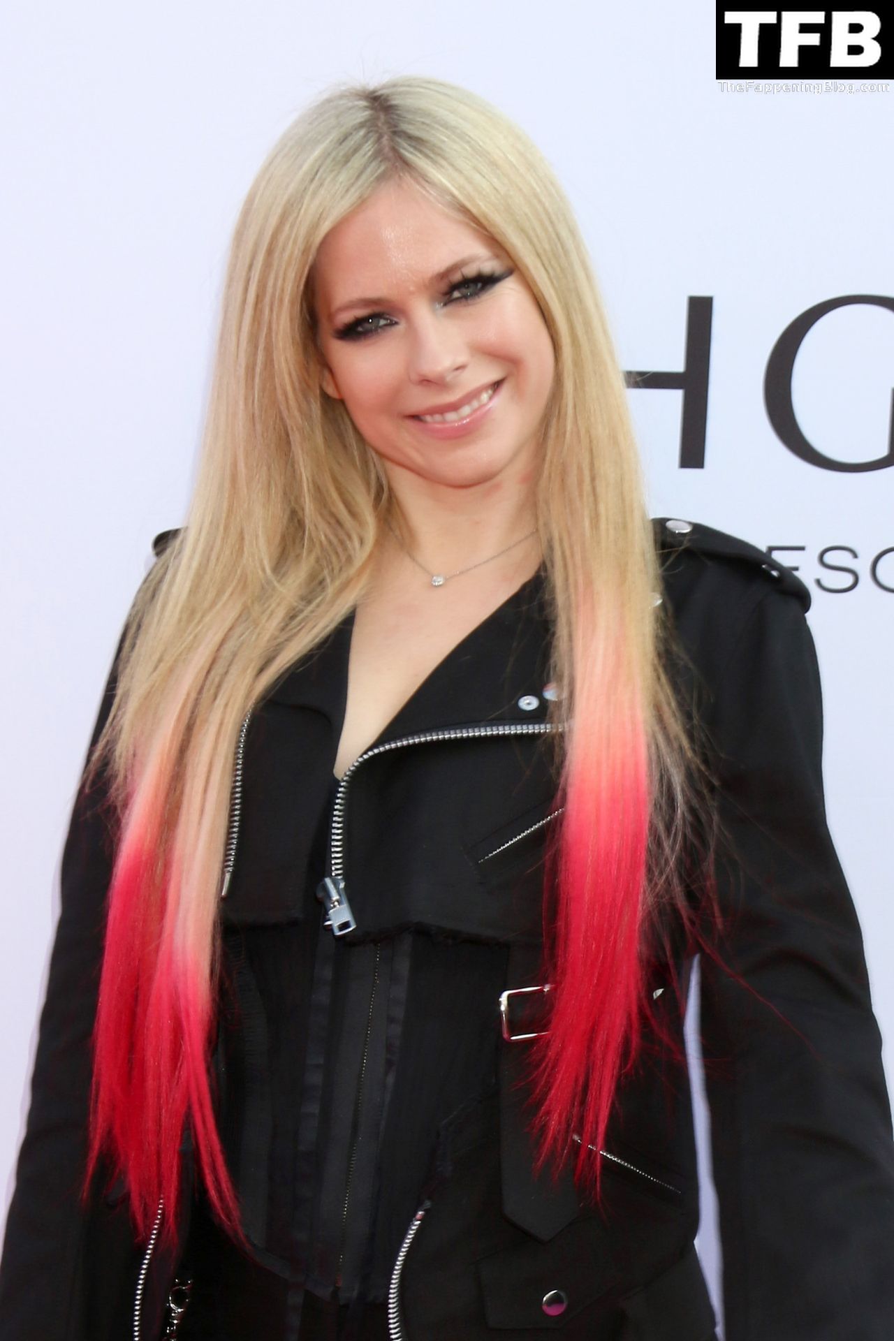 Avril-Lavigne-Sexy-The-Fappening-Blog-16.jpg