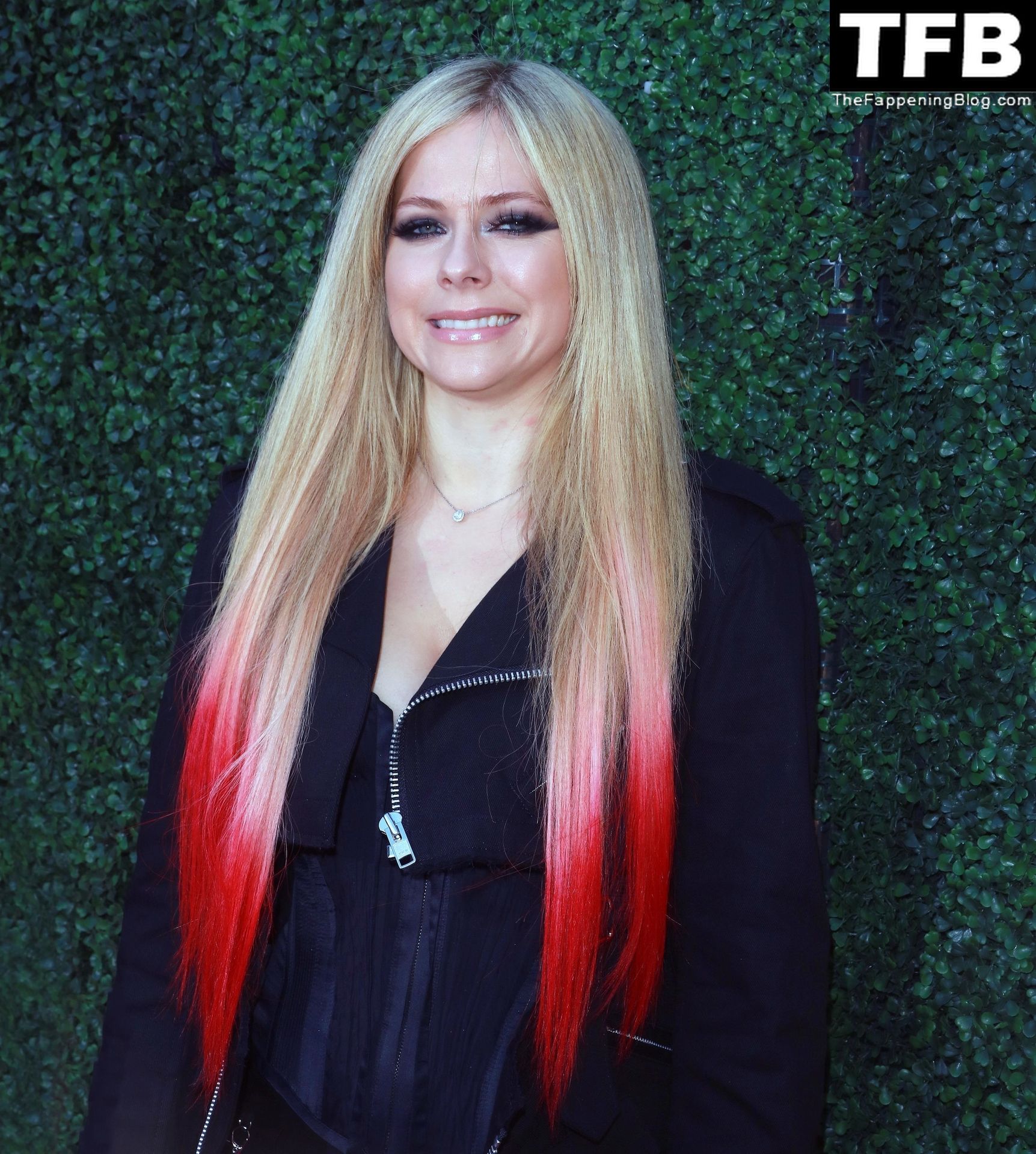 Avril-Lavigne-Sexy-The-Fappening-Blog-25.jpg