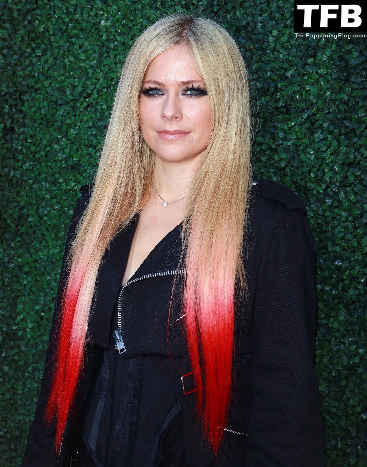 Avril-Lavigne-Sexy-The-Fappening-Blog-26.jpg