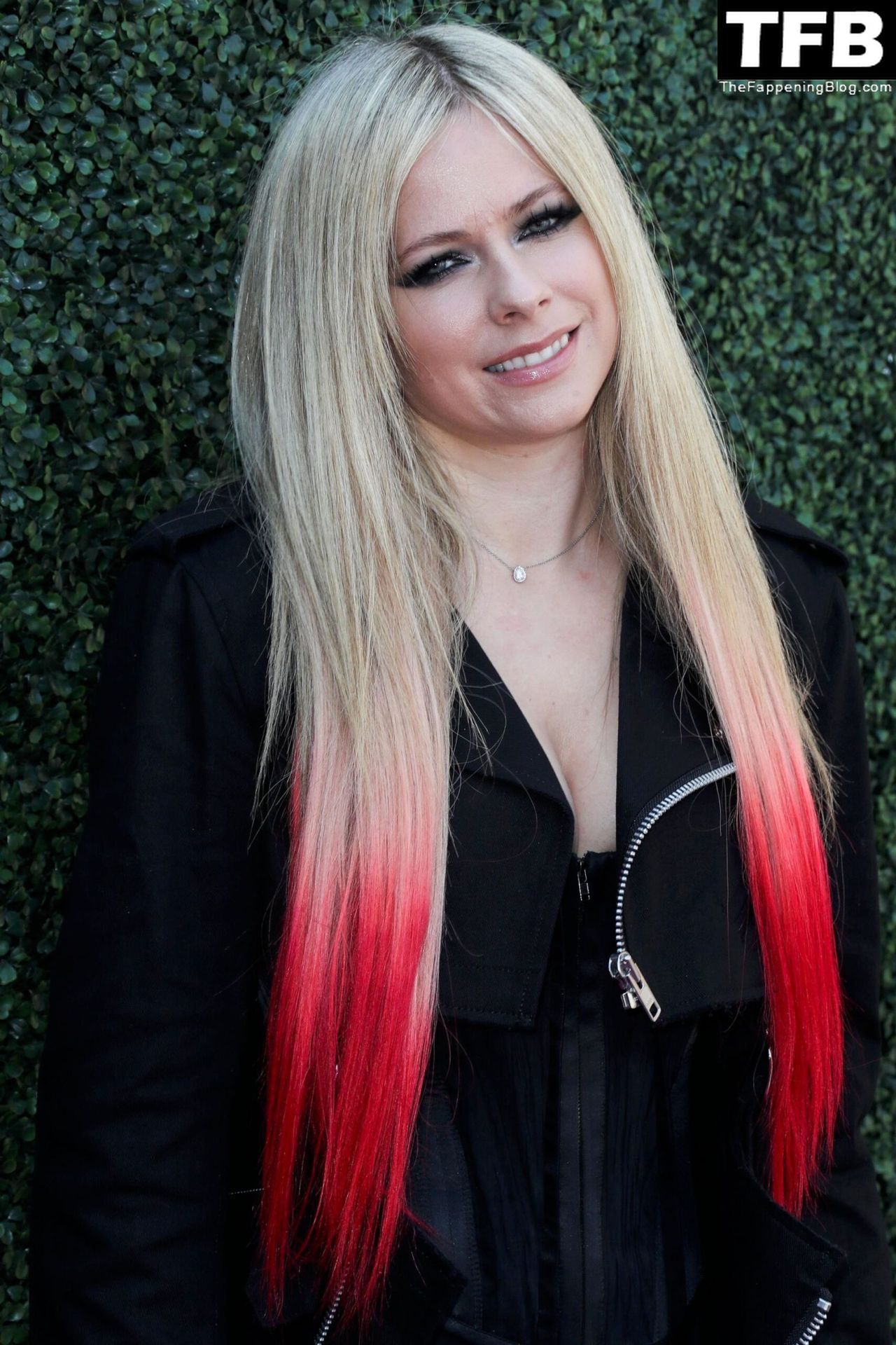 Avril-Lavigne-Sexy-The-Fappening-Blog-52.jpg