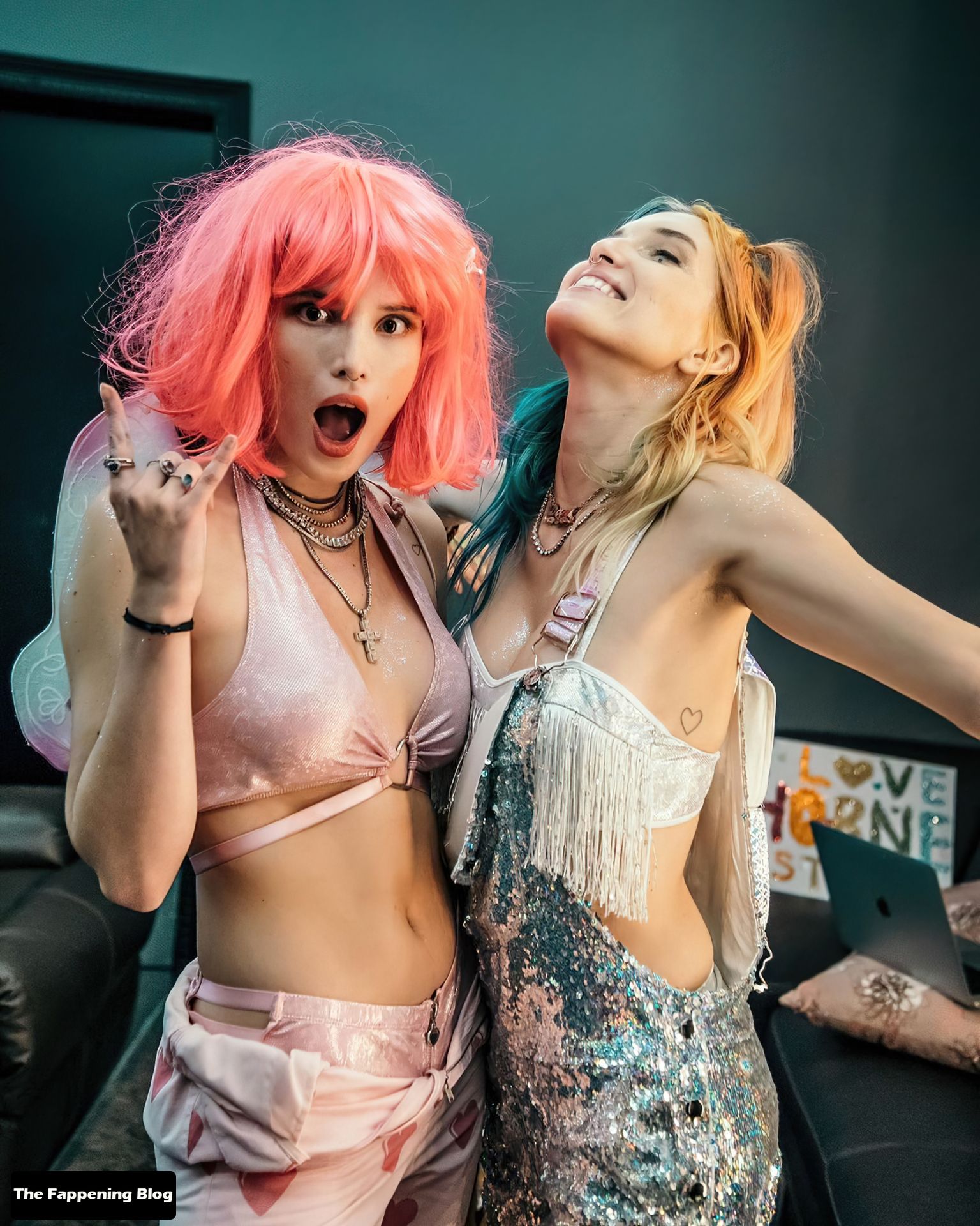 Bella-Thorne-Sexy-with-Sister-1-thefappeningblog.com_.jpg