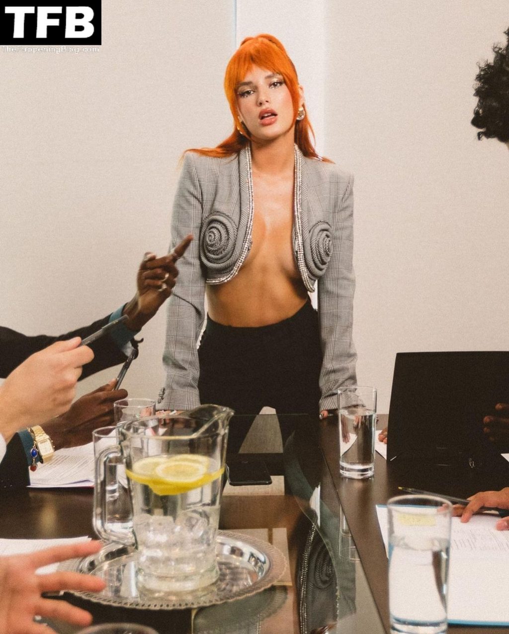 Braless Bella Thorne Flaunts Her Breasts (2 Photos)
