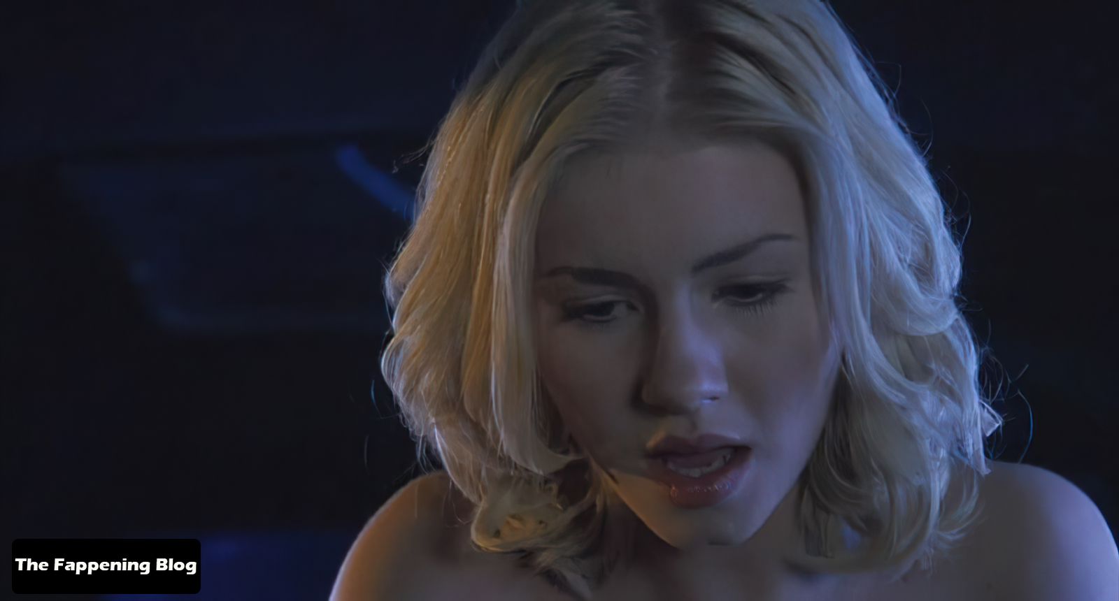 Elisha-Cuthbert-Nude-and-Sexy-Photo-Collection-23-thefappeningblog.com_.jpg