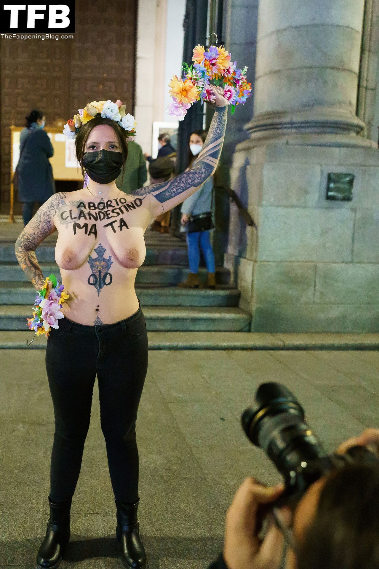 Femen-Nude-Protest-The-Fappening-Blog-6.jpg
