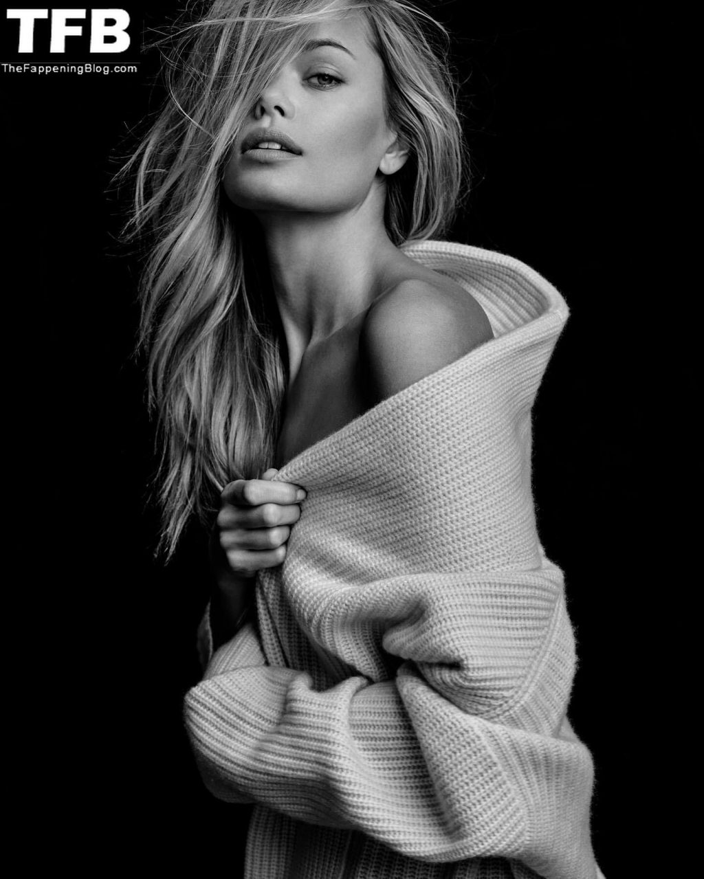 Frida Aasen Shows Her Gorgeous Figure in a New Shoot (20 Photos)