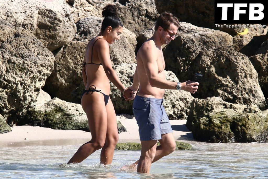 Hannah Bronfman &amp; Brendan Fallis Enjoy a Beach Day in Miami (36 Photos)