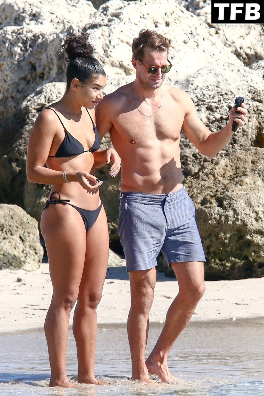 Hannah Bronfman &amp; Brendan Fallis Enjoy a Beach Day in Miami (36 Photos)