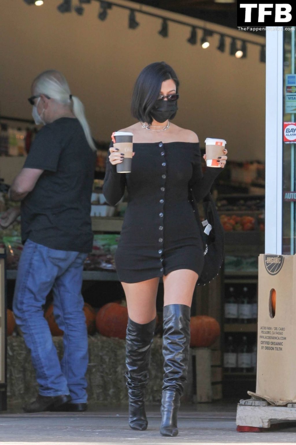 Braless Kourtney Kardashian &amp; Travis Barker Go Grocery Shopping Together at Erewhon Market (41 Photos)
