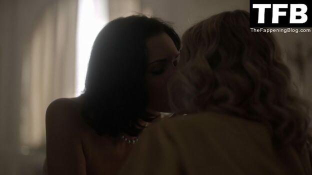 Laura Mennell / laura_mennell Nude Leaks Photo 26