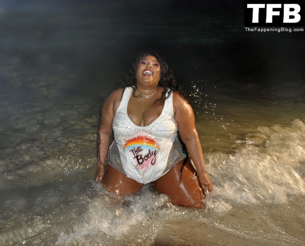 Lizzo Goes Night Swimming During Live Show in Miami Beach (50 Photos)