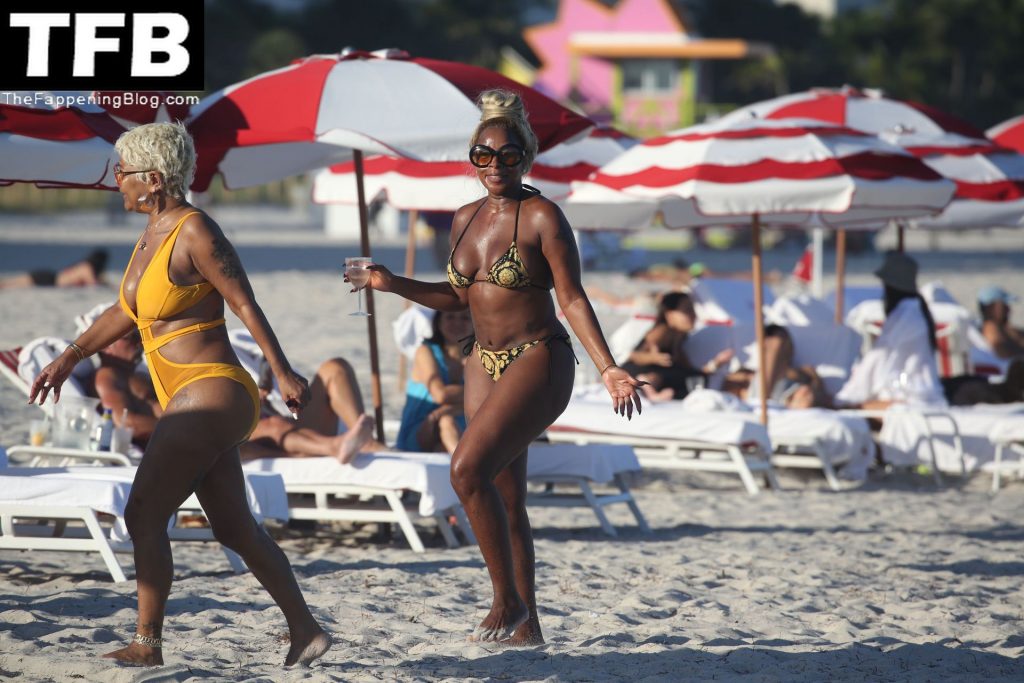 Mary J. Blige Sips on Cocktails While Soaking Up the Sun with a Friend in Miami Beach (61 Photos)
