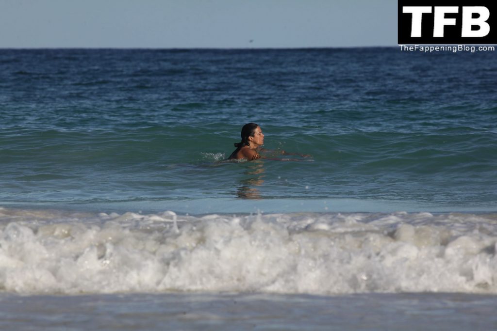 Michelle Rodriguez Spent Christmas Day on the Beach in Mexico (40 Photos)