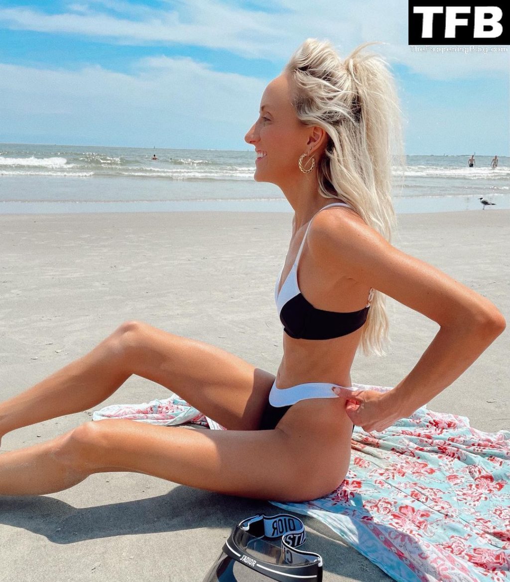 Nastia Liukin Sexy Collection (35 Photos)