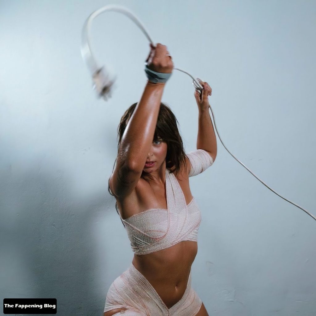 Nathy Peluso Nude &amp; Sexy Collection (18 Photos + Video)