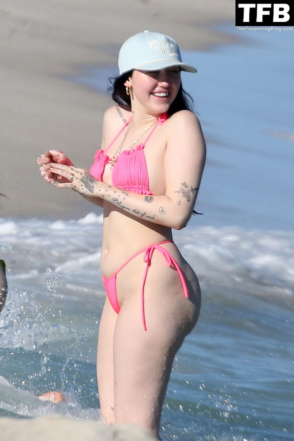 Noah Cyrus Wears a Pink Bikini as She Hits the Beach in Miami (60 New Photos)