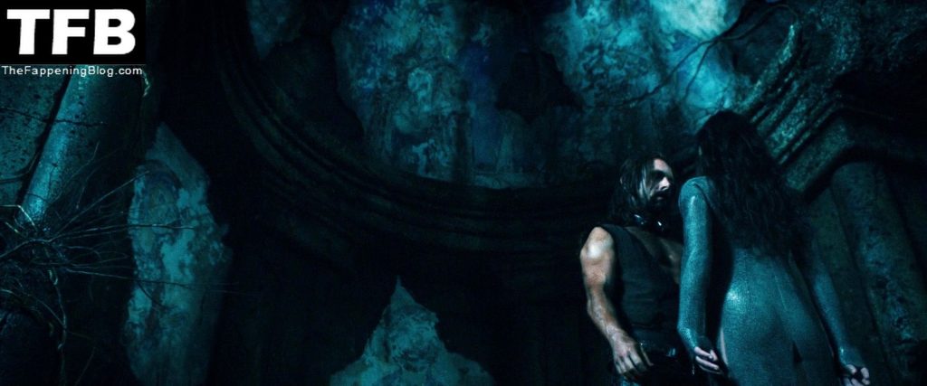 Rhona Mitra Sexy – Underworld: Rise of the Lycans (6 Pics + Video)