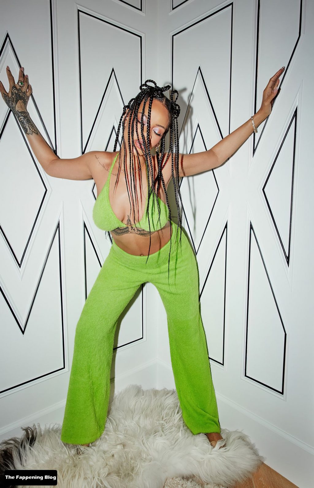 Rihanna Sexy Collection (20 Photos)