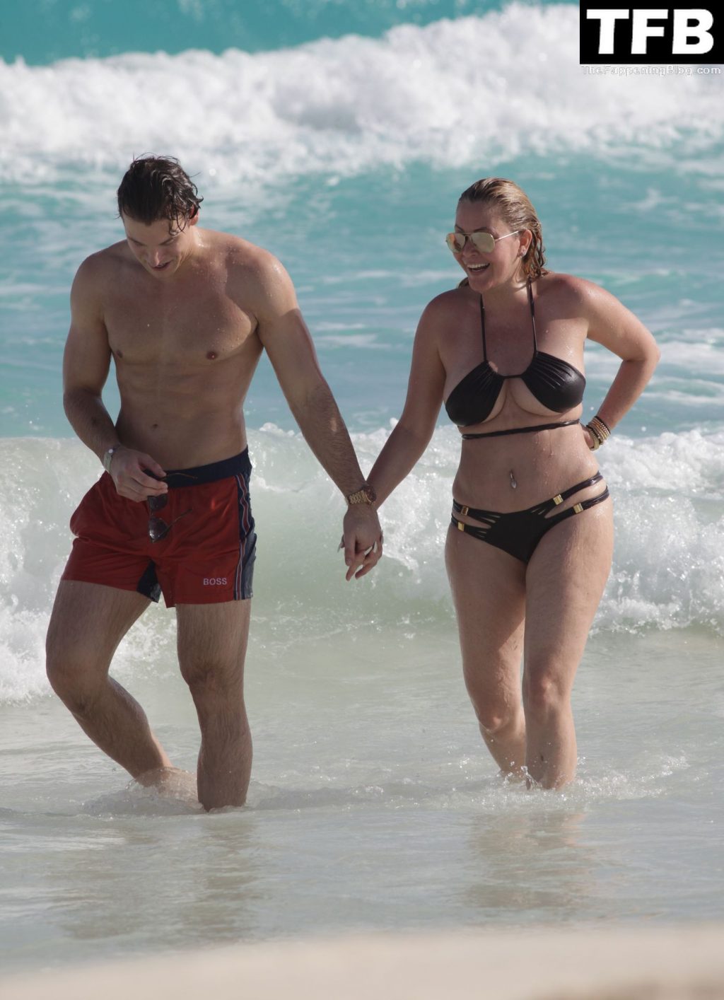 Shanna Moakler Kisses Her Boyfriend During a Swim in the Ocean (69 Photos)