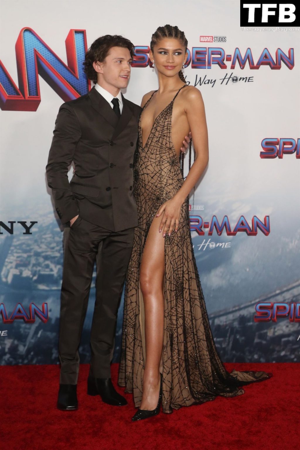 Zendaya Coleman Looks Hot at the LA Premiere of Columbia Pictures’ ‘Spider-Man: No Way Home’ in Westwood (134 New Photos)