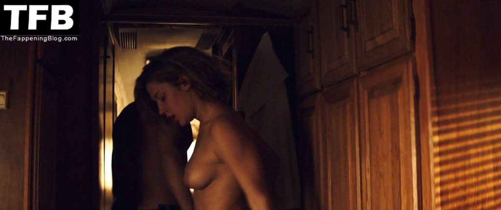 Adèle Exarchopoulos Nude &amp; Sexy Collection (49 Photos)