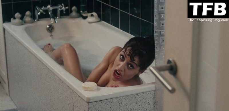 Brittany Murphy Nude &amp; Sexy Collection (17 Photos)
