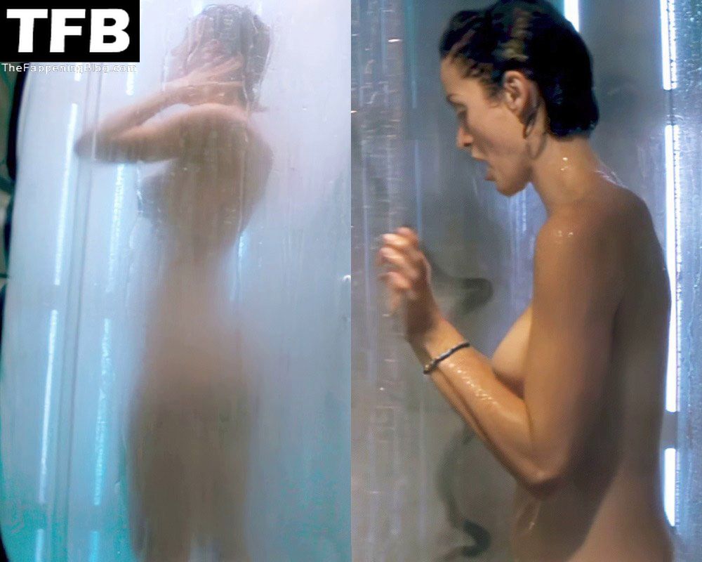 Carrie-Anne Moss Nude.