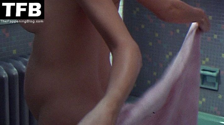 Geena Davis Nude &amp; Sexy (8 Photos)