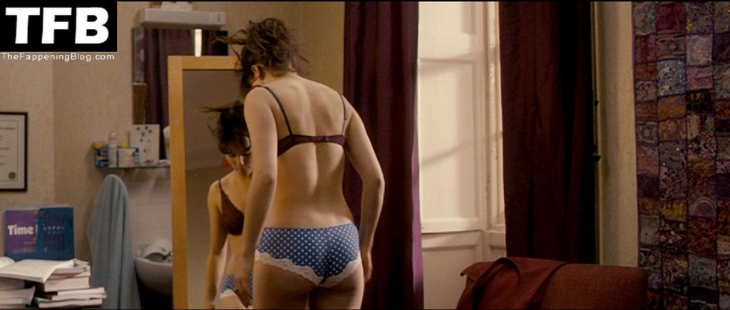 Jessica Brown Findlay Nude, Leaked &amp; Sexy Collection (21 Photos)