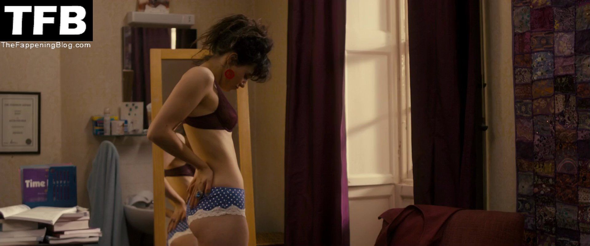 jessica-brown-findlay-the-fappening-792804-thefappeningblog.com_.jpg