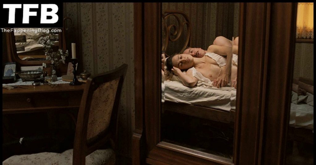 Keira Knightley Nude &amp; Sexy Collection (106 Photos)