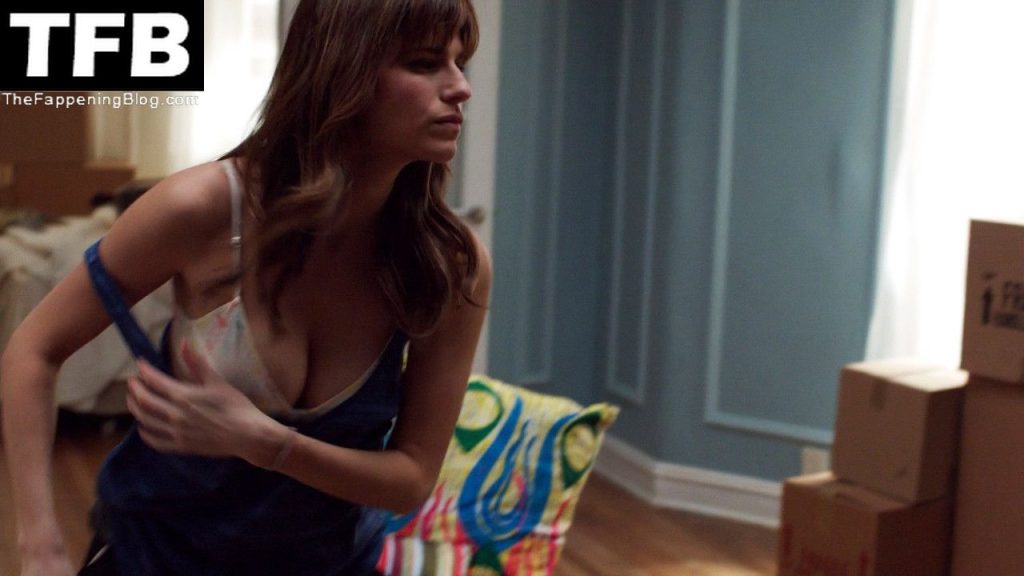 Lake Bell Nude &amp; Sexy – How to Make It in America (10 Pics)