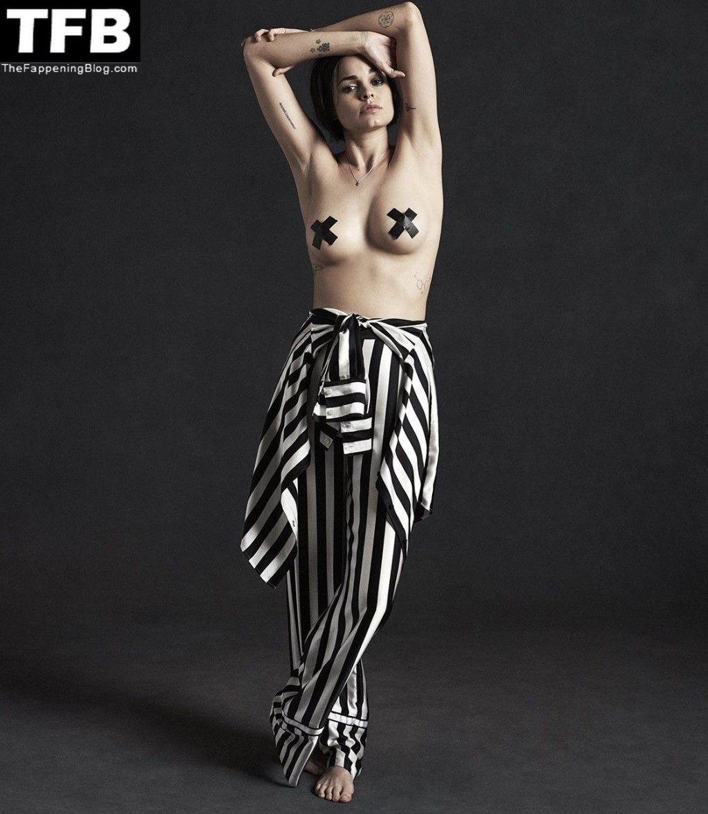 Lina Esco Nude &amp; Sexy Collection (78 Photos)