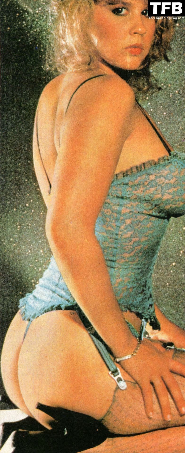 Linda Blair Nude &amp; Sexy Collection (22 Photos)