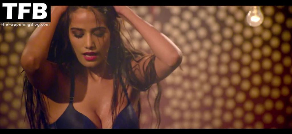 Poonam Pandey Nude Leaked &amp; Sexy Collection (40 Photos)